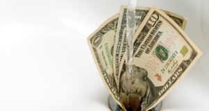 Десять плохих финансовых привычек, которые ежедневно крадут ваши деньги